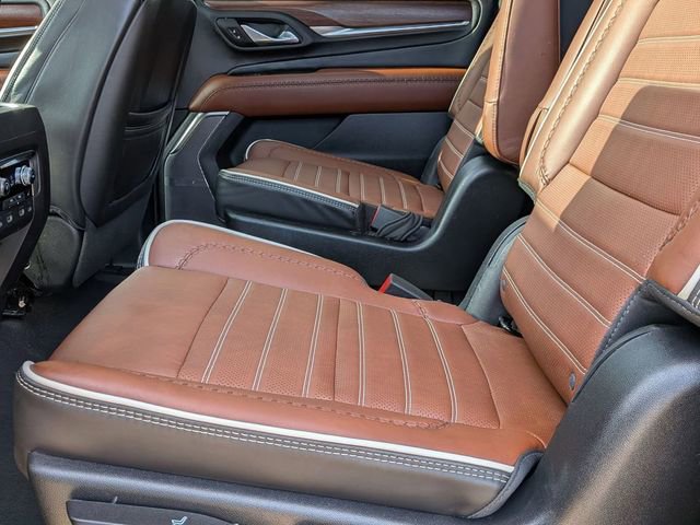 Used 2023 GMC Yukon XL Denali Ultimate w/ LPO, Floor Liner Package AWD/4WD image 26