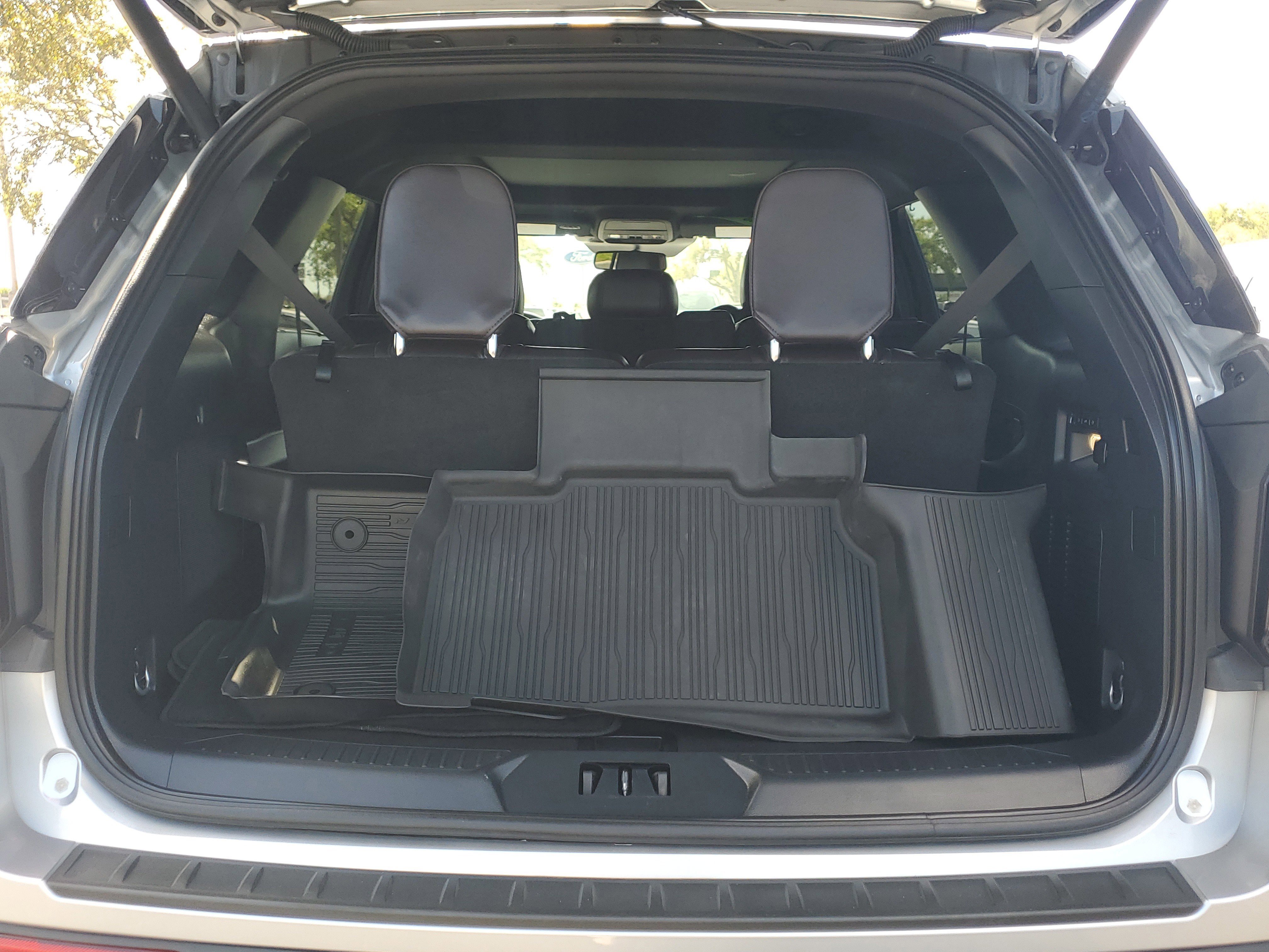 Certified 2025 Ford Explorer Platinum image 10