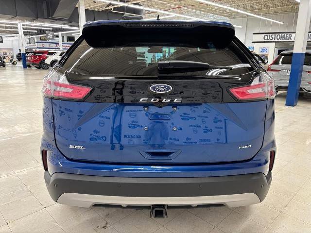Certified 2024 Ford Edge SEL w/ Convenience Package AWD/4WD image 4
