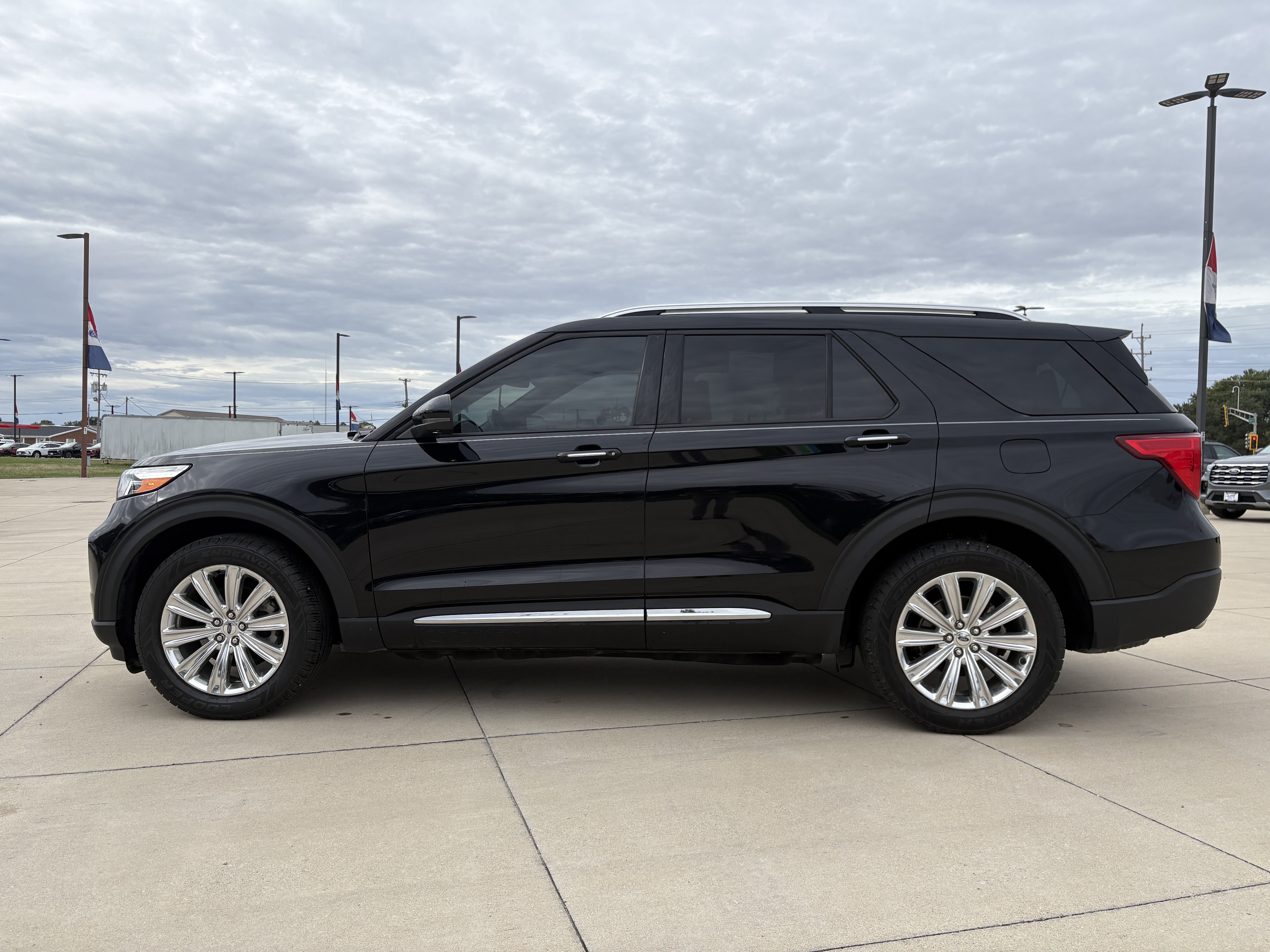 Certified 2020 Ford Explorer Limited AWD/4WD image 7