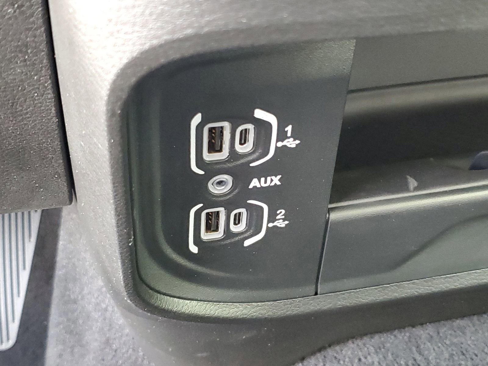 Used 2024 RAM 2500 Laramie w/ Safety Group image 29