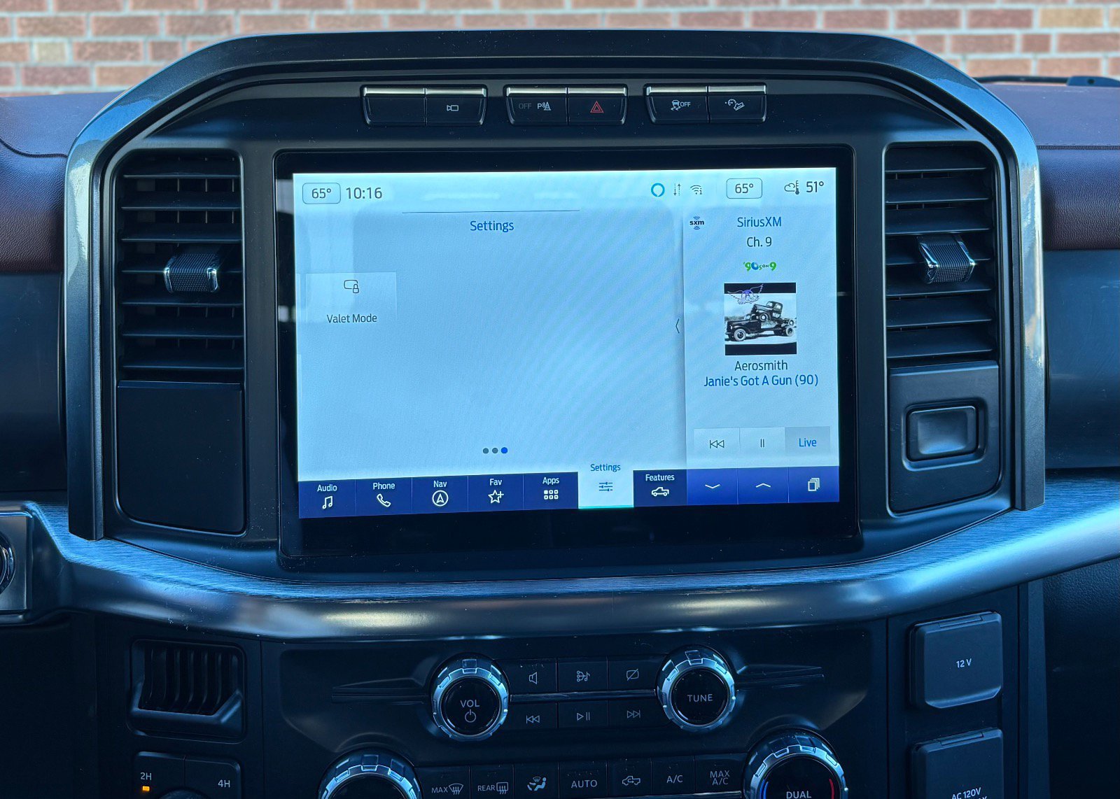 Certified 2022 Ford F150 Lariat w/ Equipment Group 502A High image 48