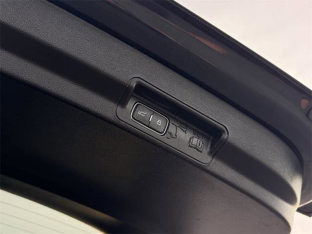 Certified 2023 Ford Explorer XLT image 6