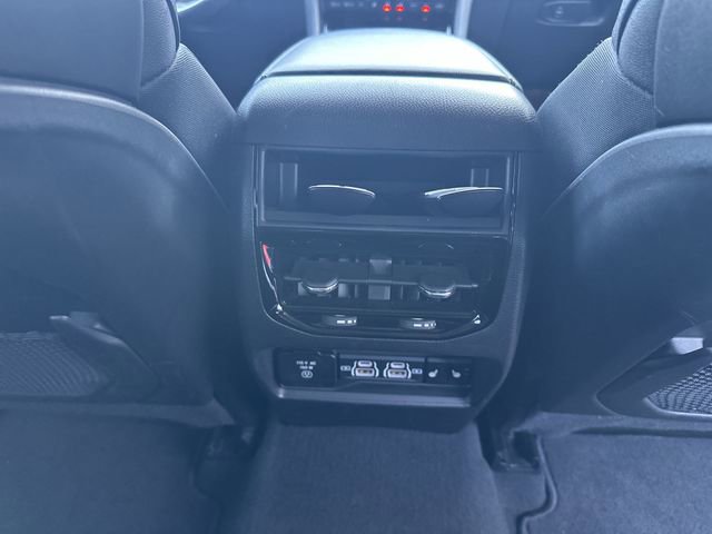 Used 2023 Jeep Grand Cherokee Limited w/ Luxury Tech Group II image 25