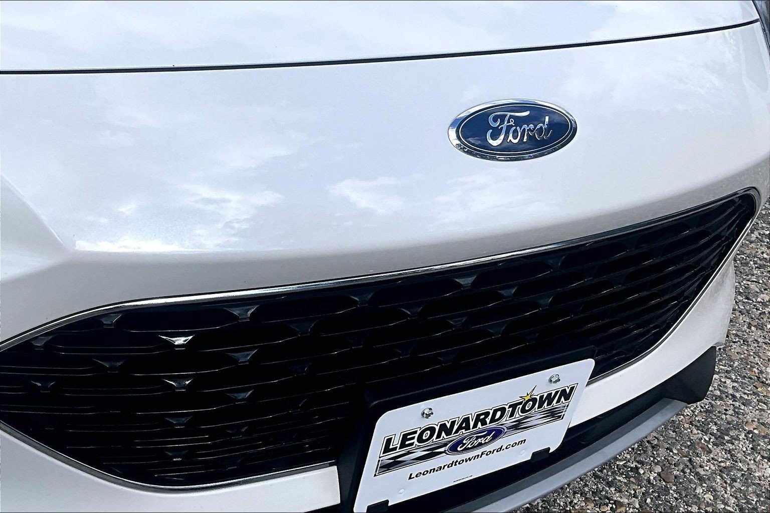 Certified 2022 Ford Escape SEL w/ Technology Package AWD/4WD image 29