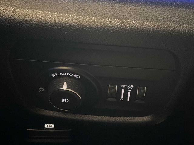 Used 2021 Jeep Grand Cherokee L Overland w/ Advanced Protech Group III image 17