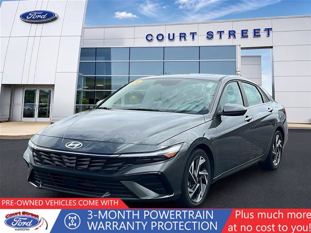 Used 2025 Hyundai Elantra SEL FWD image 1