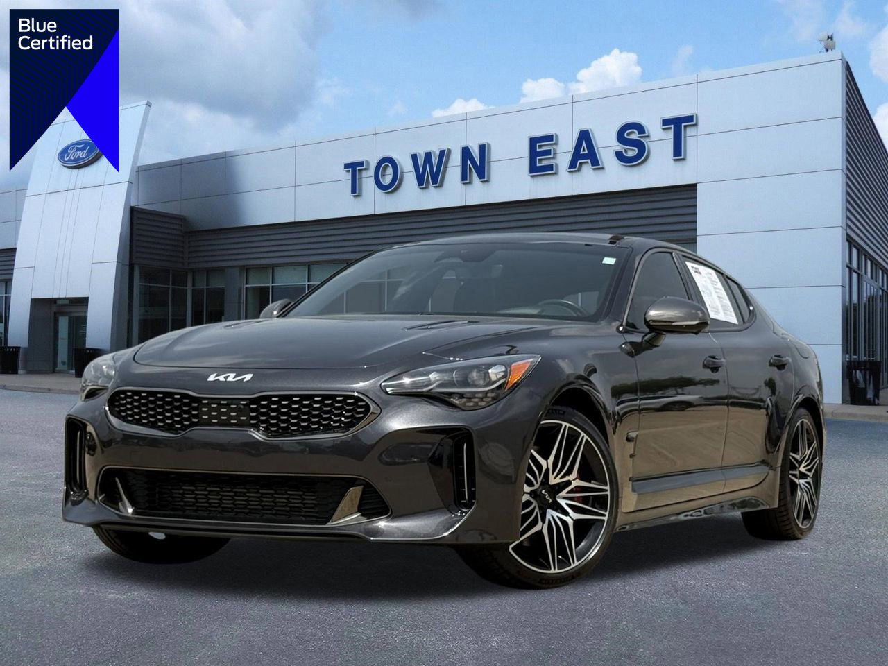 Used 2023 Kia Stinger GT2 RWD image 1