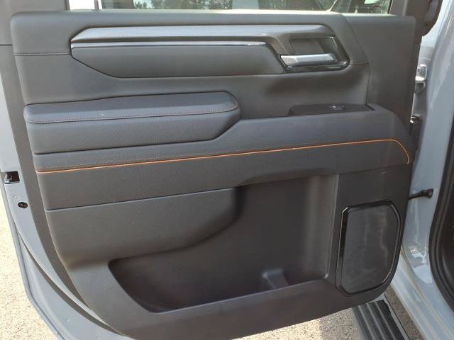 Used 2025 GMC Sierra 2500 AT4 w/ AT4 Premium Plus Package AWD/4WD image 10