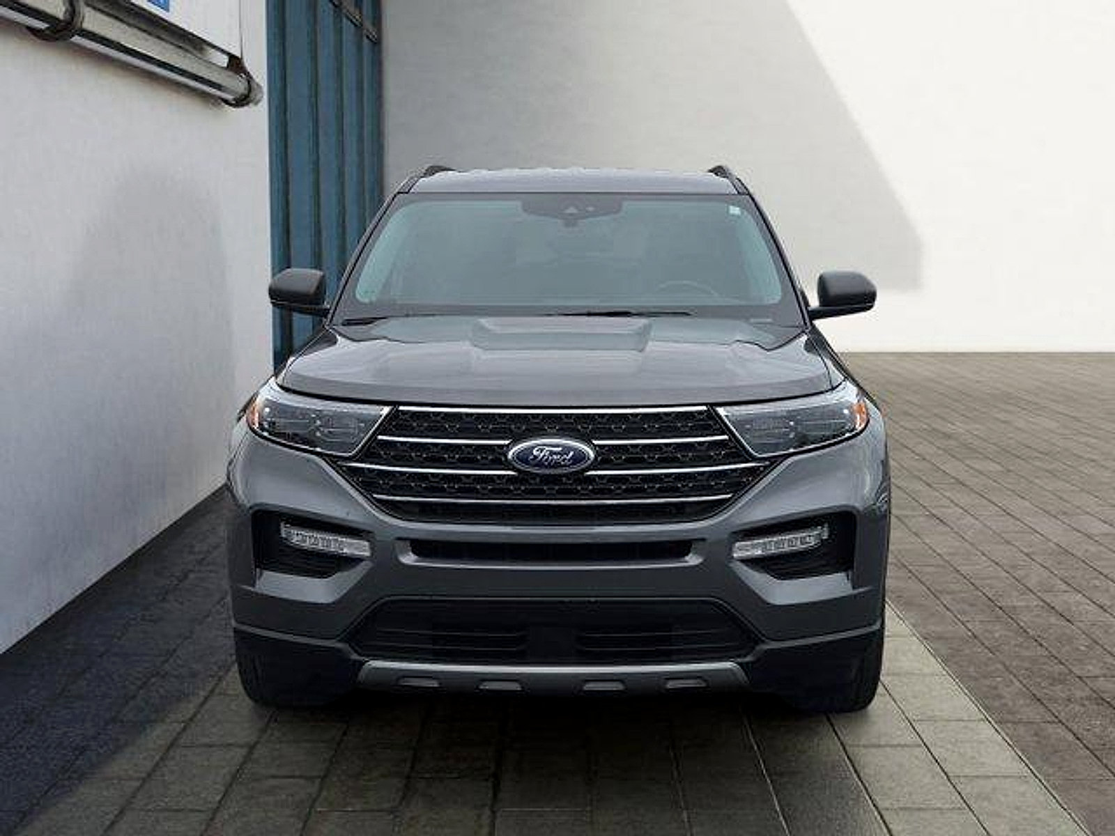 Certified 2023 Ford Explorer XLT w/ Equipment Group 202A AWD/4WD image 8