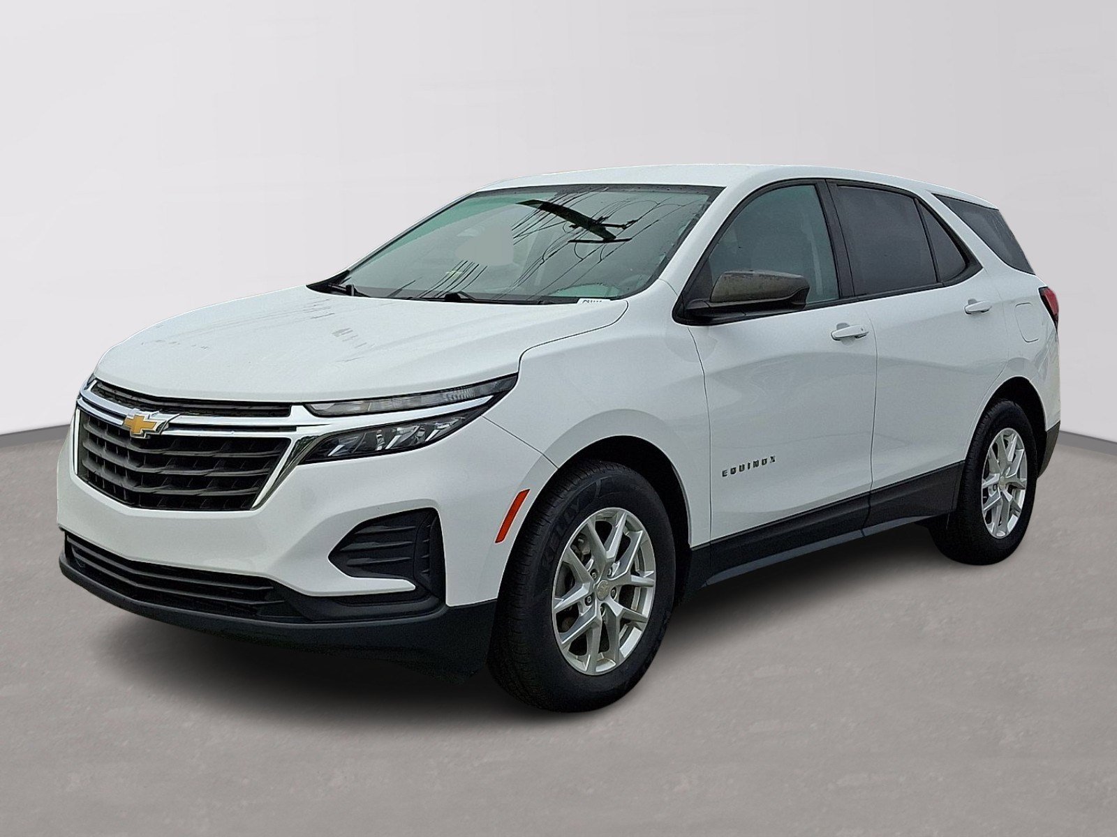 Used 2022 Chevrolet Equinox LS w/ LS Convenience Package image 3