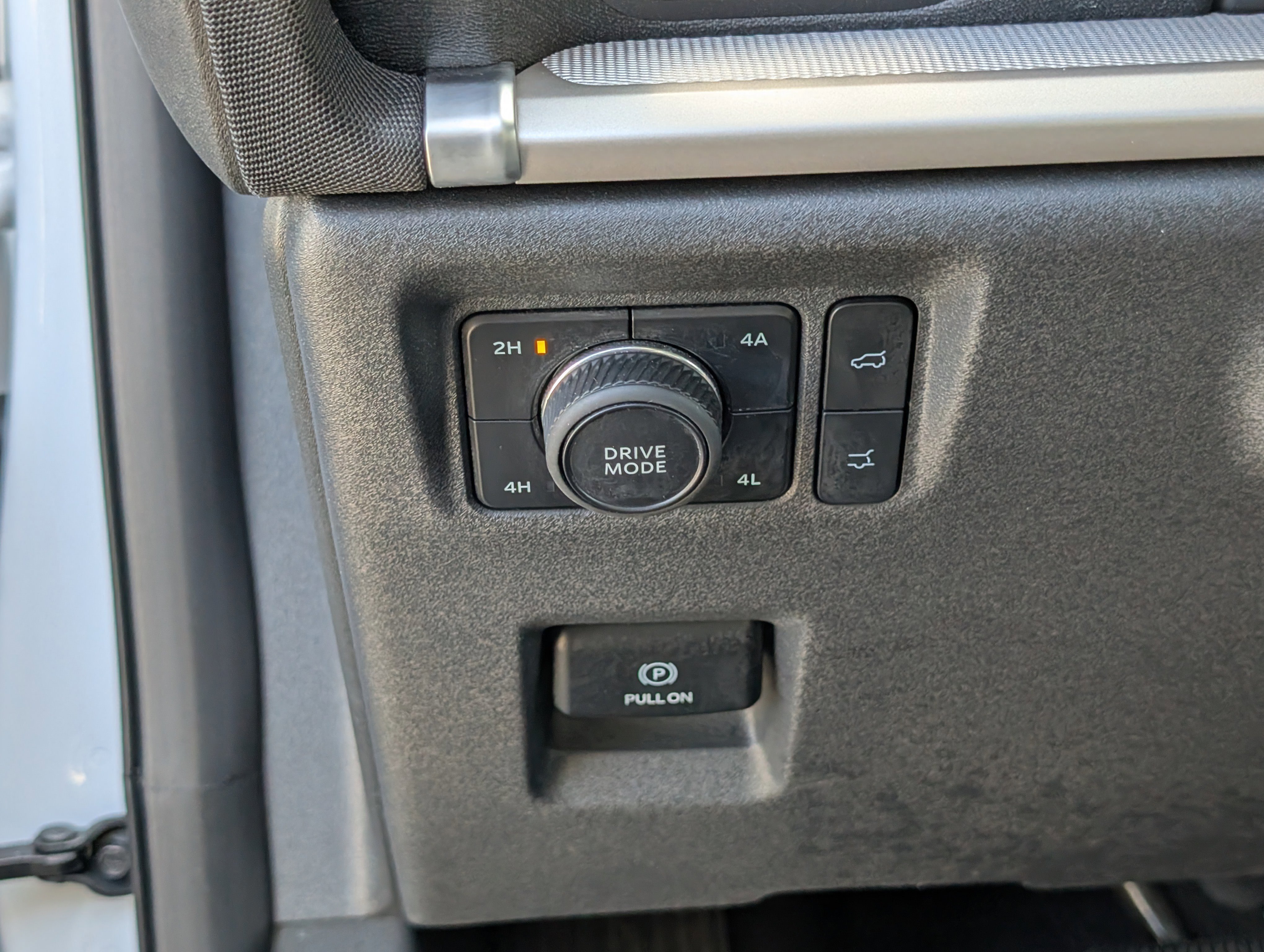 Certified 2025 Ford Expedition Active image 23