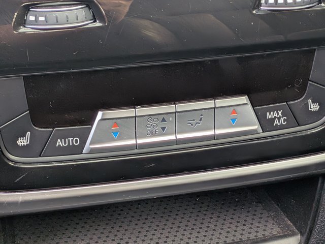 Used 2019 BMW X7 xDrive40i w/ Cold Weather Package AWD/4WD image 26