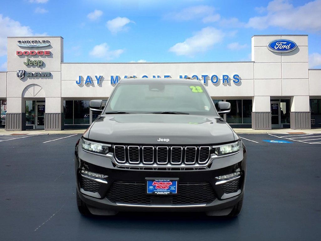 Used 2023 Jeep Grand Cherokee Limited w/ Trailer Tow Package AWD/4WD image 9