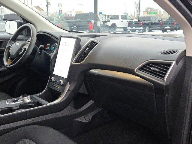 Certified 2022 Ford Edge SE w/ Black Appearance Package image 8