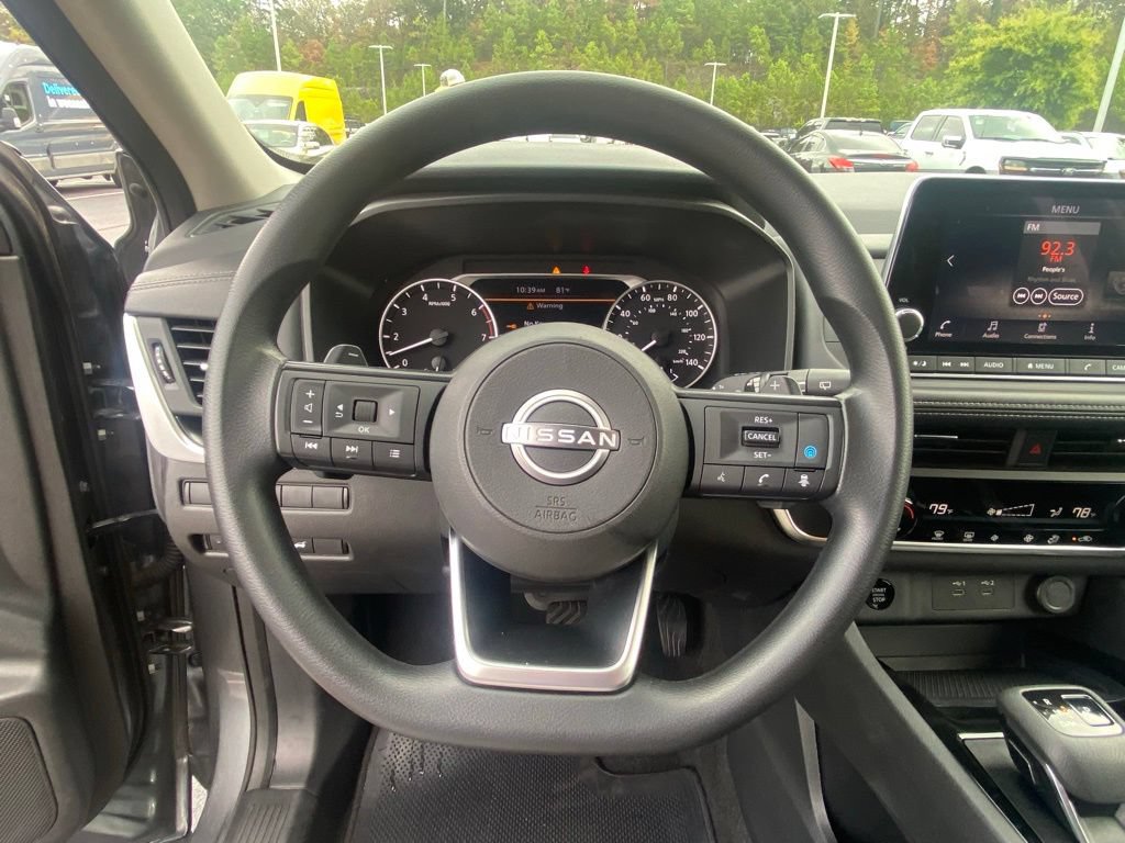 Used 2024 Nissan Rogue SV FWD image 13