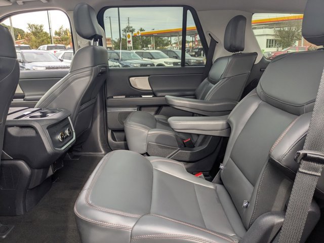 Certified 2025 Ford Expedition Active image 29