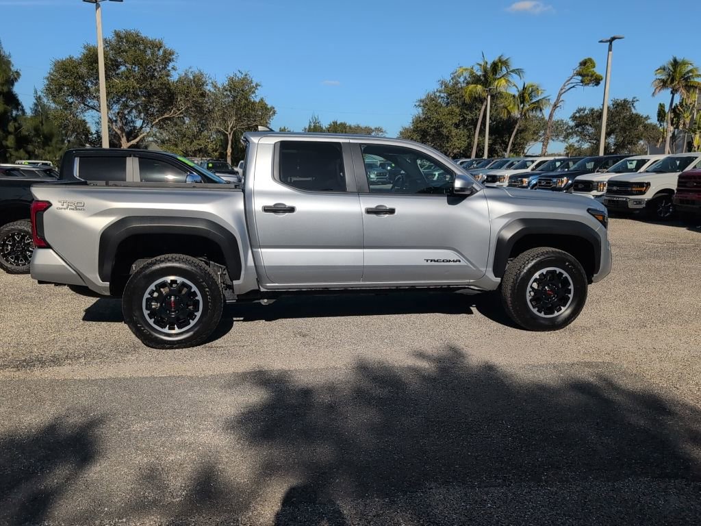 Used 2024 Toyota Tacoma TRD Off-Road image 2
