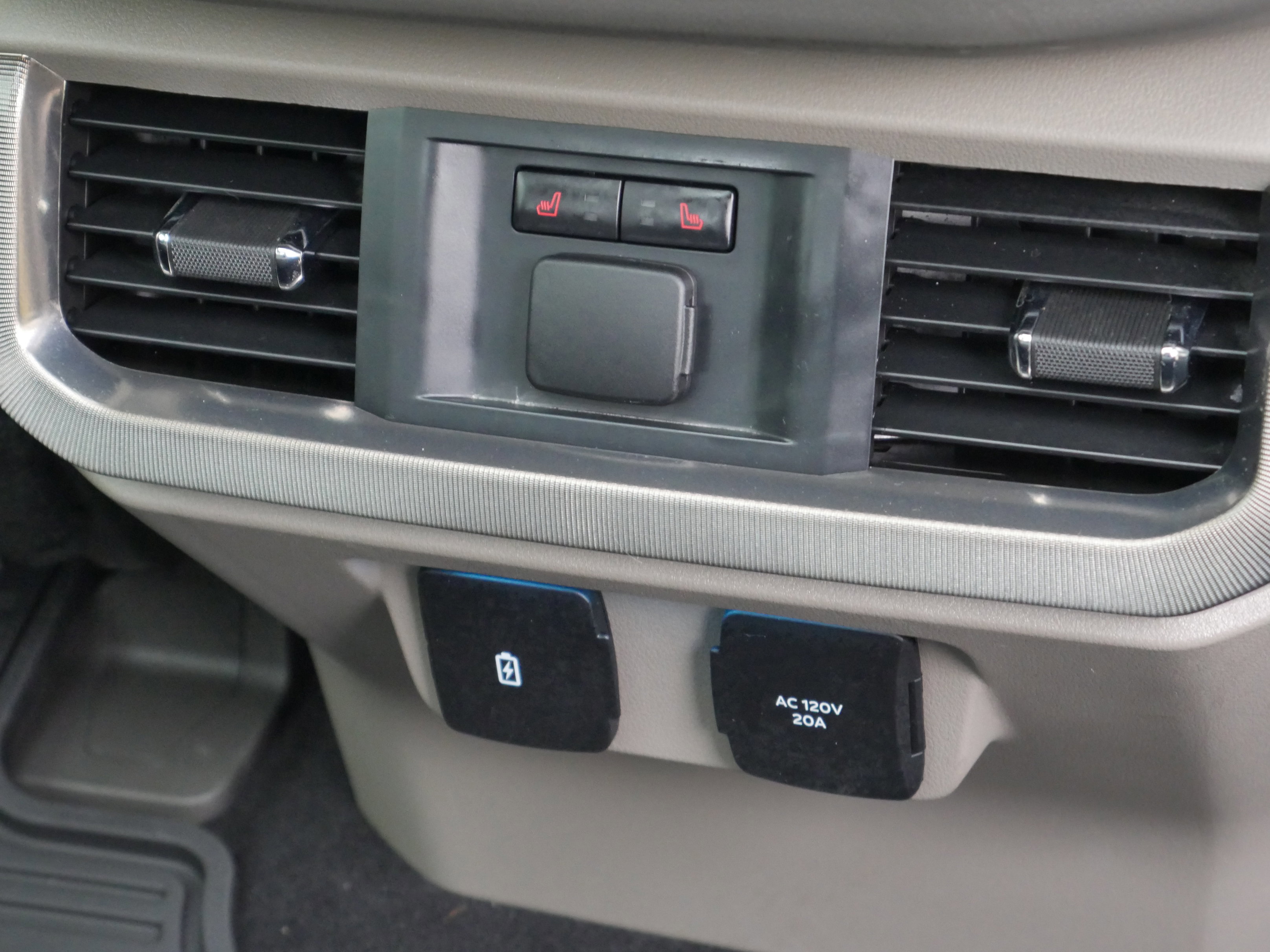 Certified 2025 Ford F150 Platinum w/ Equipment Group 703A Plus image 36