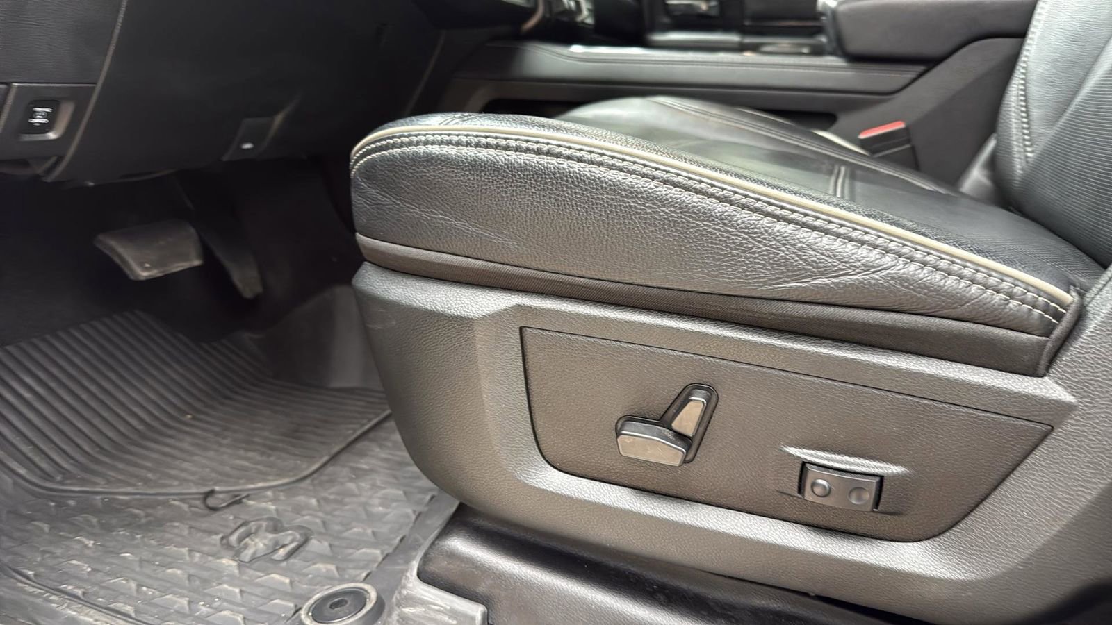 Used 2024 RAM 3500 Limited w/ Night Edition image 11