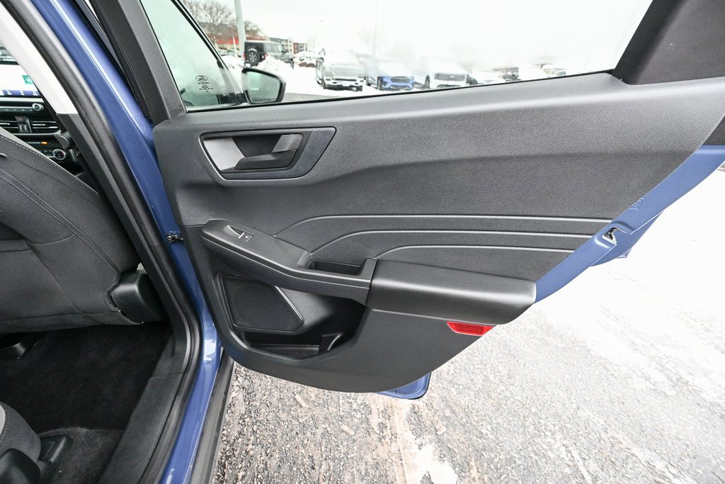 Certified 2022 Ford Escape SE w/ SE Sport Appearance Package image 29