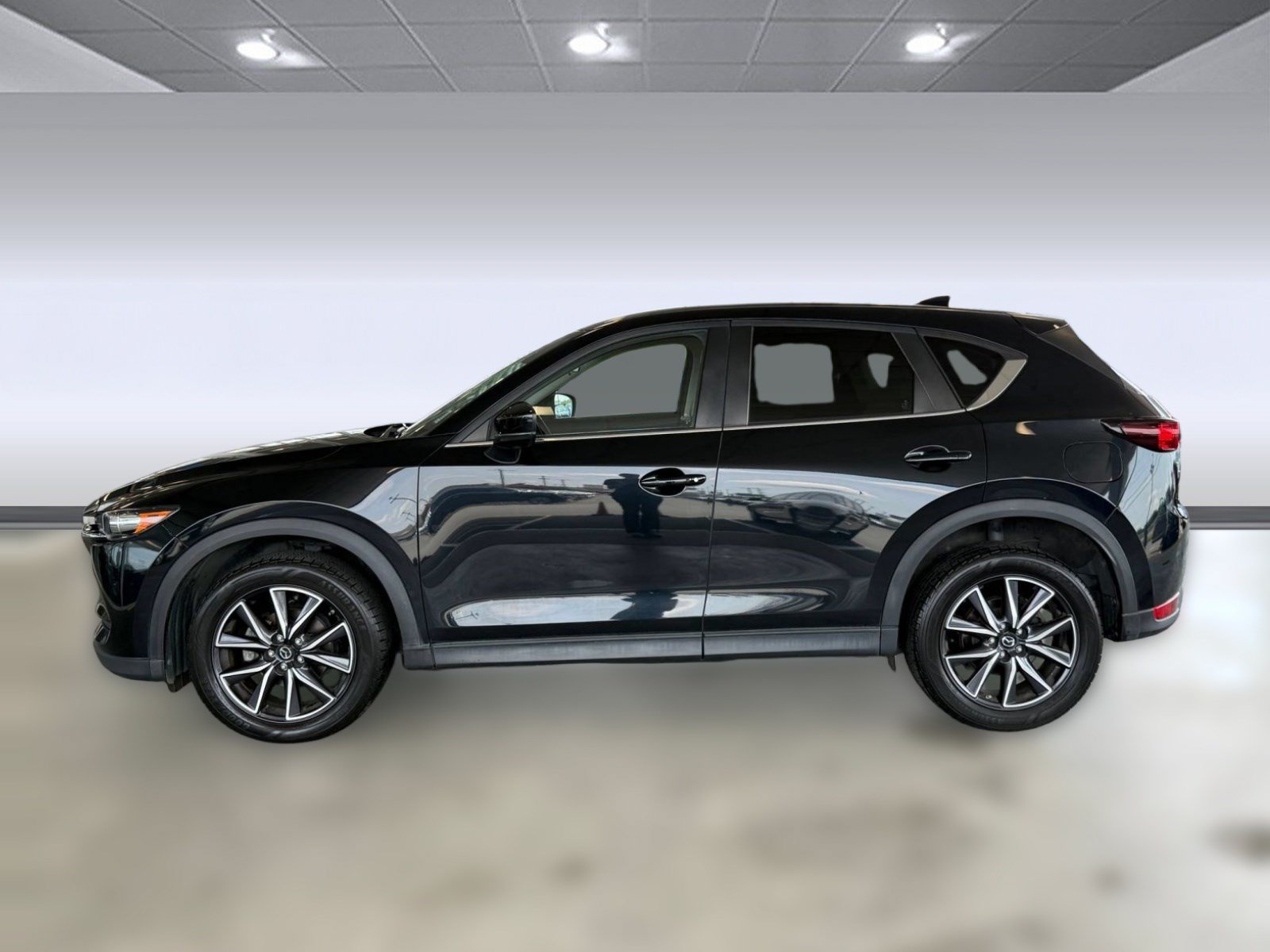 Used 2018 MAZDA CX-5 Touring FWD image 2