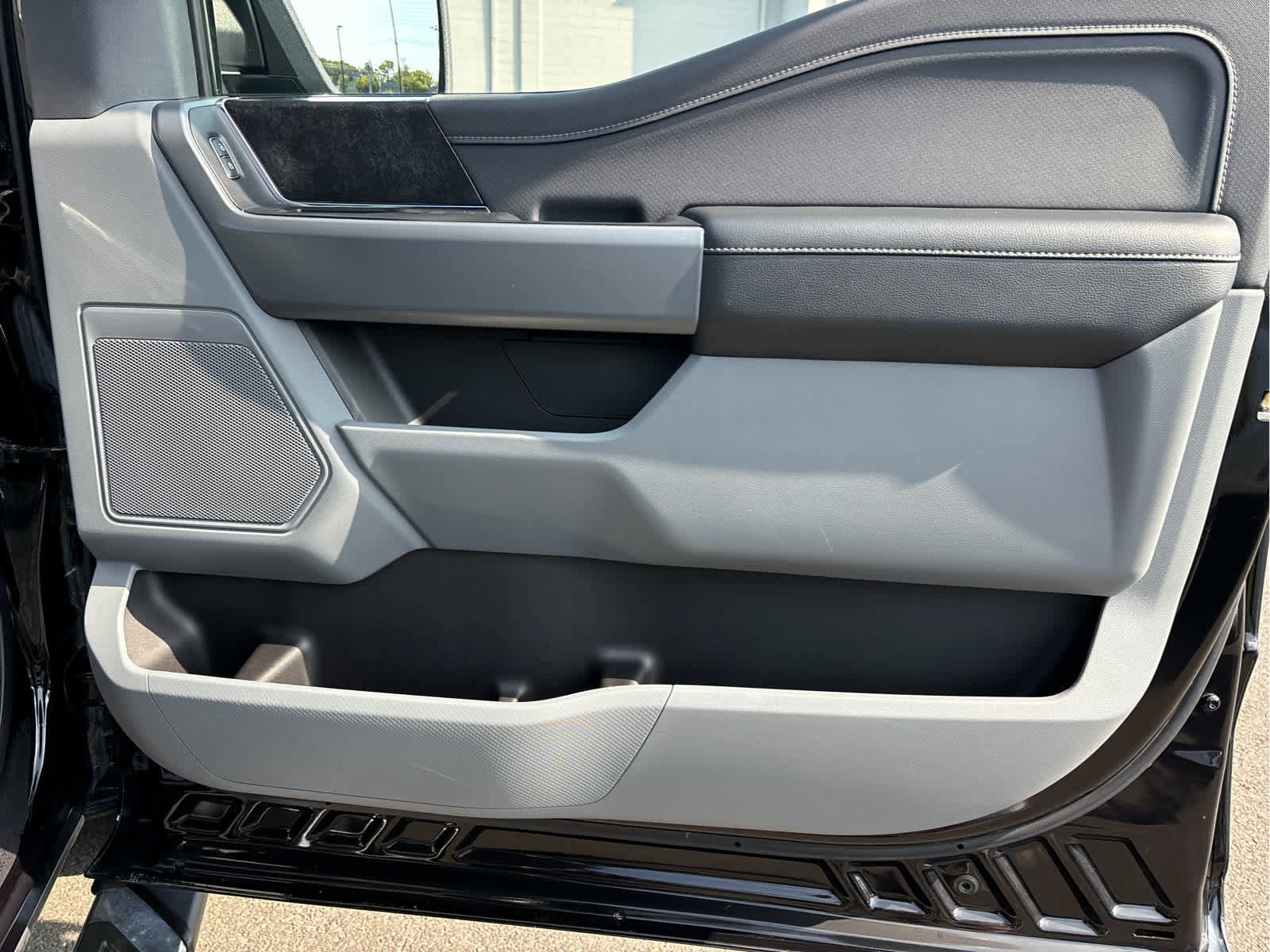 Certified 2022 Ford F150 XLT w/ Equipment Group 302A High image 33