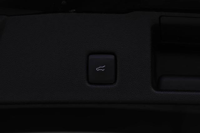 Certified 2025 Ford Escape Platinum AWD/4WD image 12