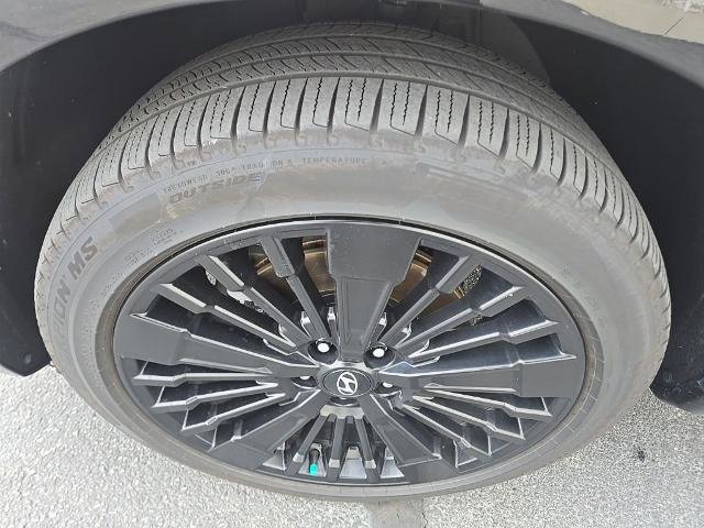 Used 2025 Hyundai Santa Fe Calligraphy image 10