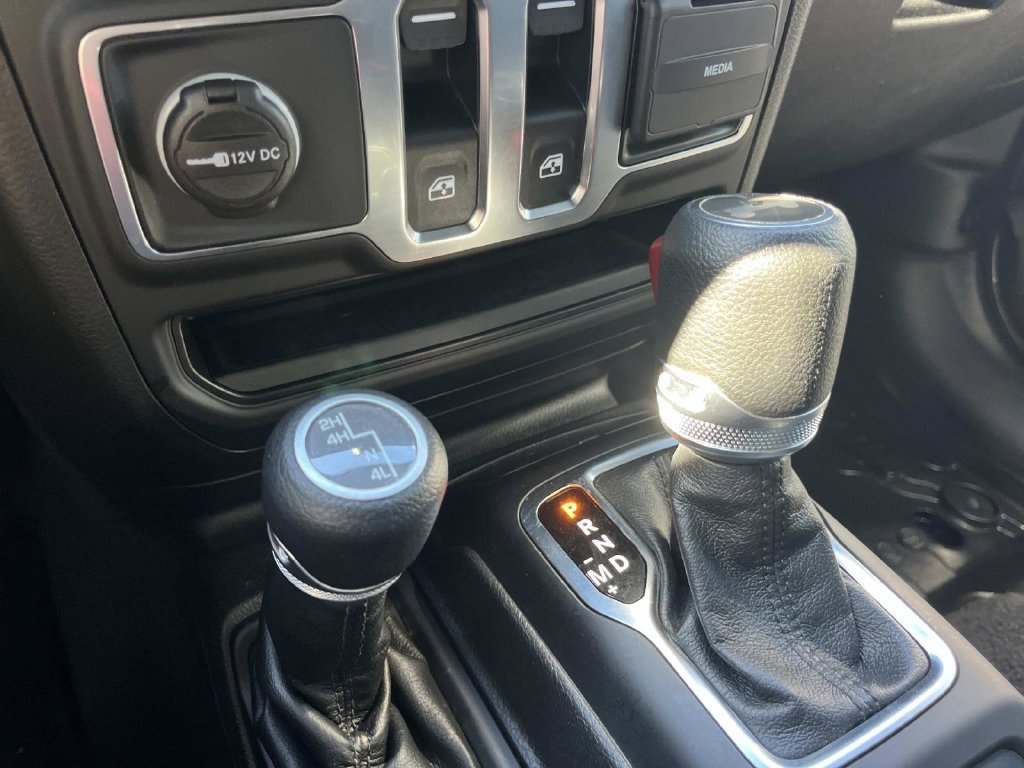 Used 2021 Jeep Wrangler Sport AWD/4WD image 32