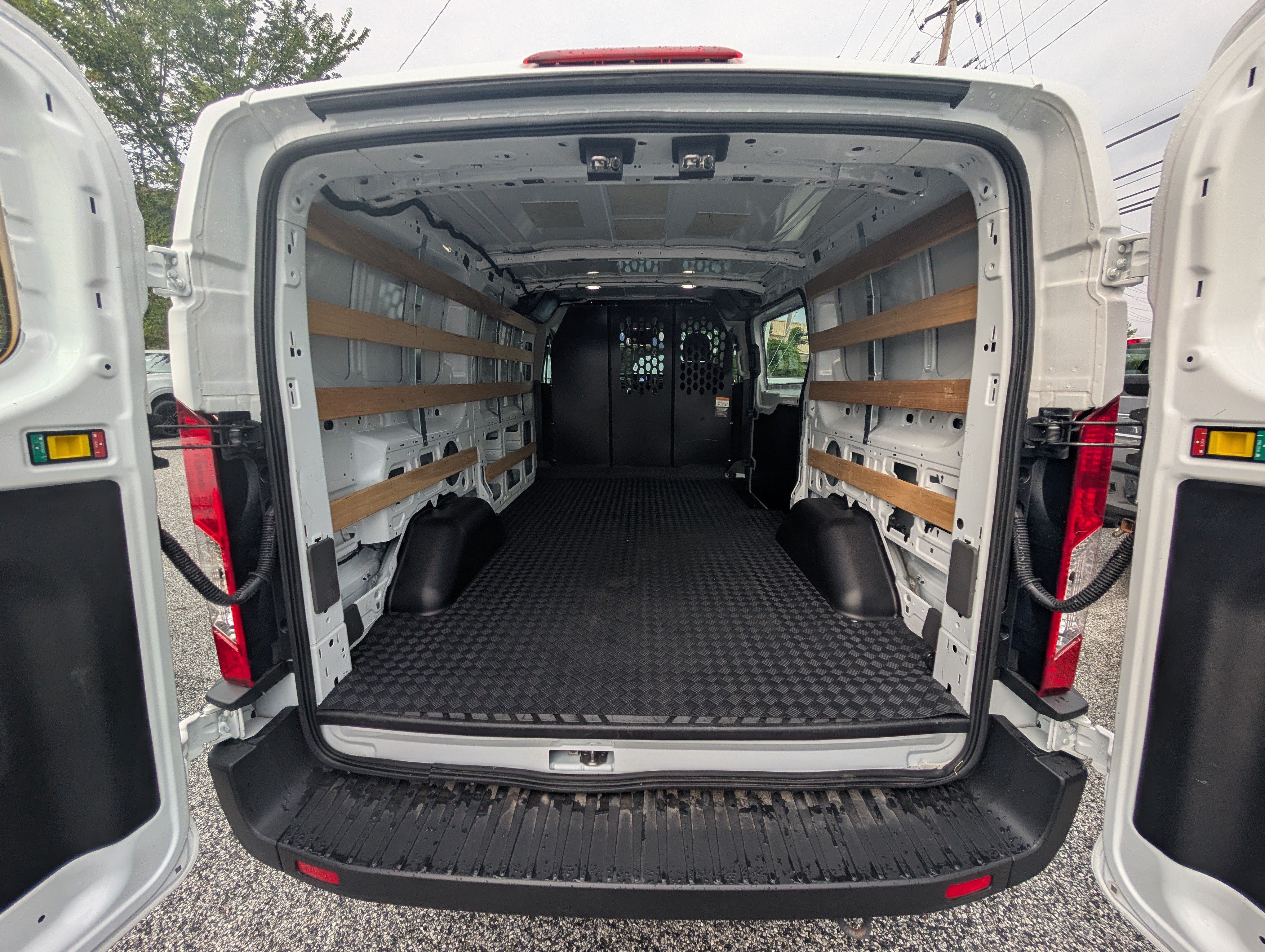 Certified 2025 Ford Transit 250 Low Roof w/ Exterior Upgrade Package RWD image 15