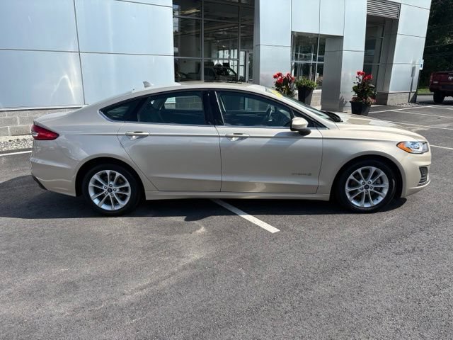 Certified 2019 Ford Fusion SE FWD image 2