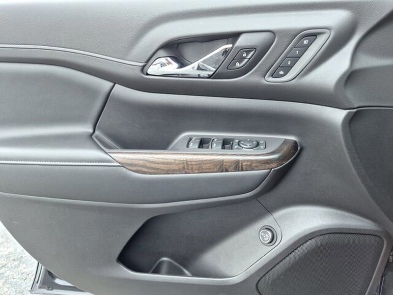 Used 2020 GMC Acadia Denali w/ Trailering Package image 35