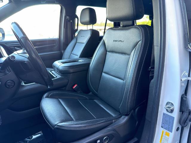 Used 2021 GMC Yukon Denali AWD/4WD image 17
