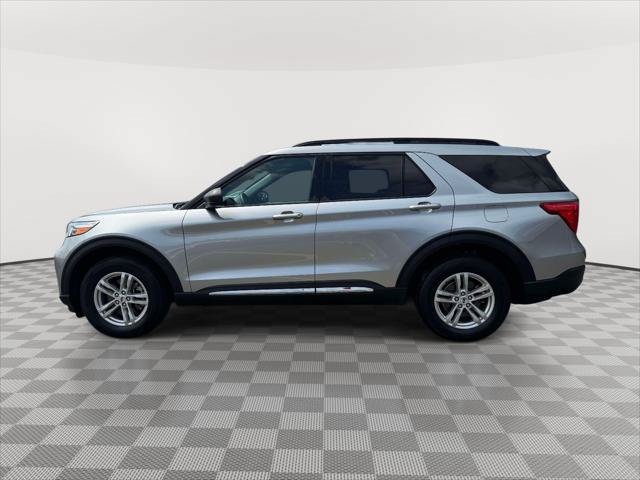 Certified 2023 Ford Explorer XLT w/ Equipment Group 202A AWD/4WD image 4