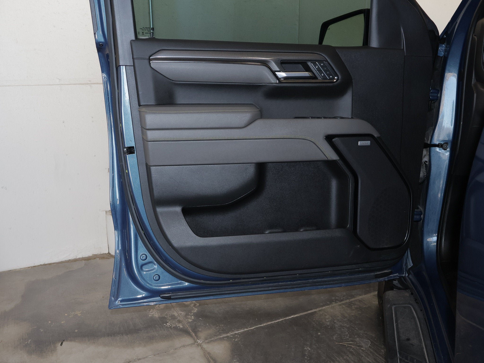 Used 2024 Chevrolet Silverado 1500 ZR2 w/ Technology Package AWD/4WD image 36