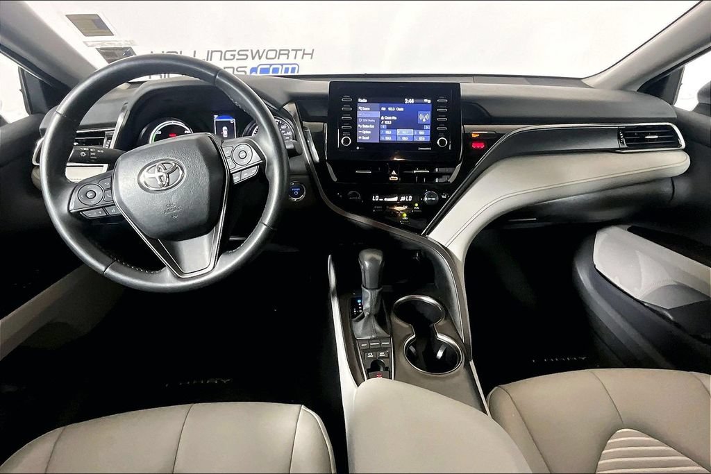 Used 2024 Toyota Camry SE FWD image 11