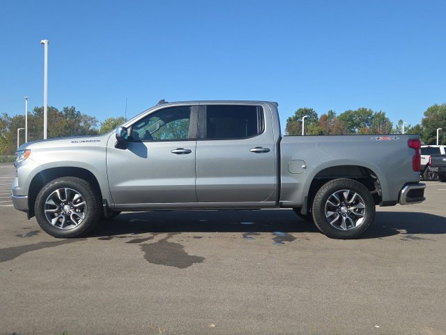 Used 2024 Chevrolet Silverado 1500 LT AWD/4WD image 11