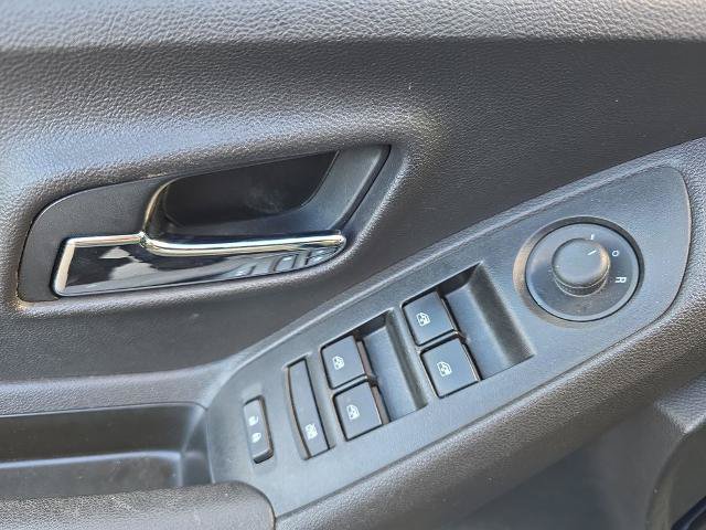 Used 2020 Chevrolet Trax LT w/ LT Convenience Package AWD/4WD image 20
