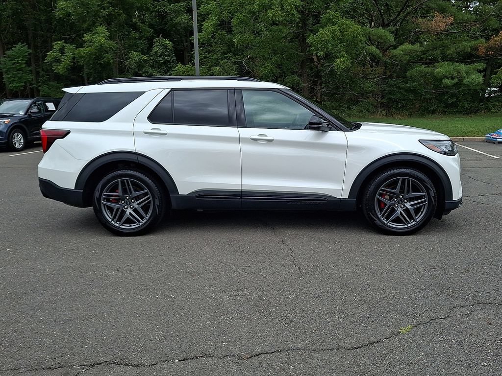 Certified 2025 Ford Explorer ST AWD/4WD image 10
