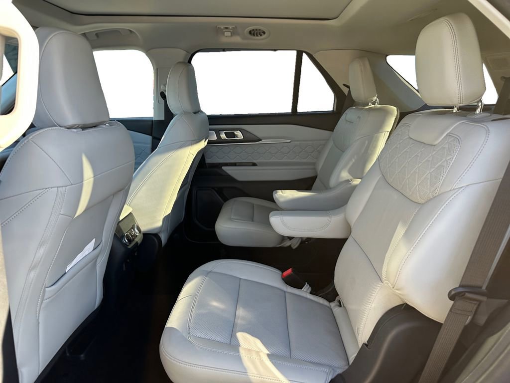Certified 2025 Ford Explorer Platinum w/ Ultimate Package image 10