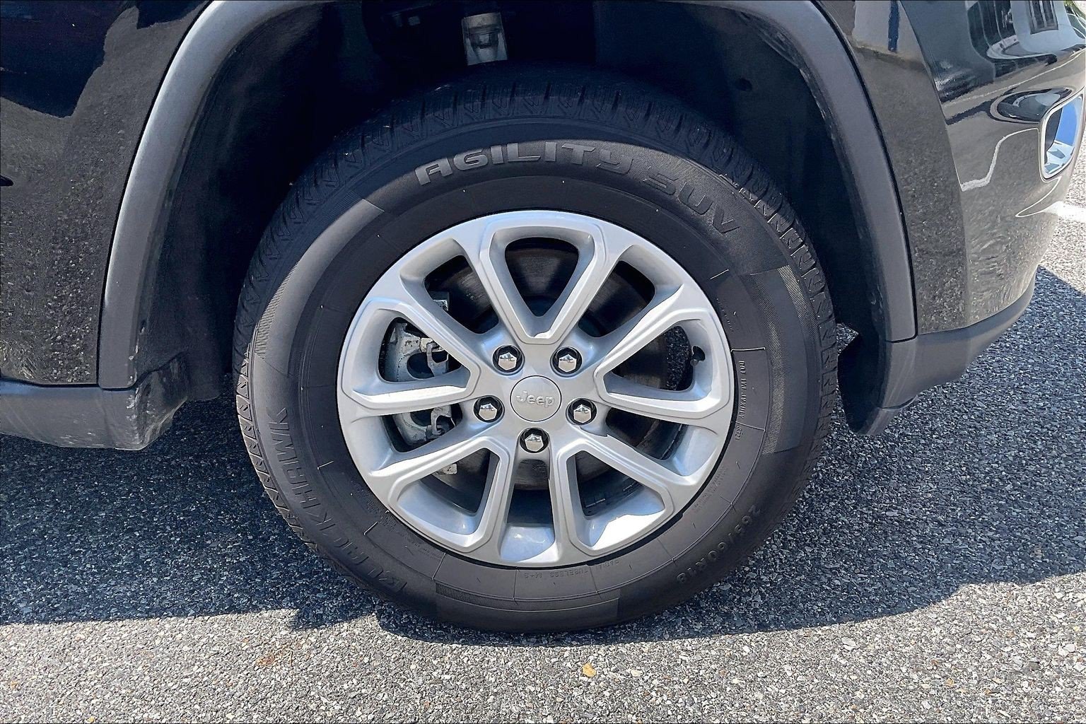Used 2022 Jeep Grand Cherokee Laredo E AWD/4WD image 8