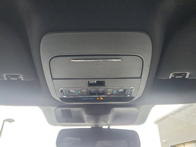 Certified 2023 Ford F150 Lariat w/ Equipment Group 502A High image 19