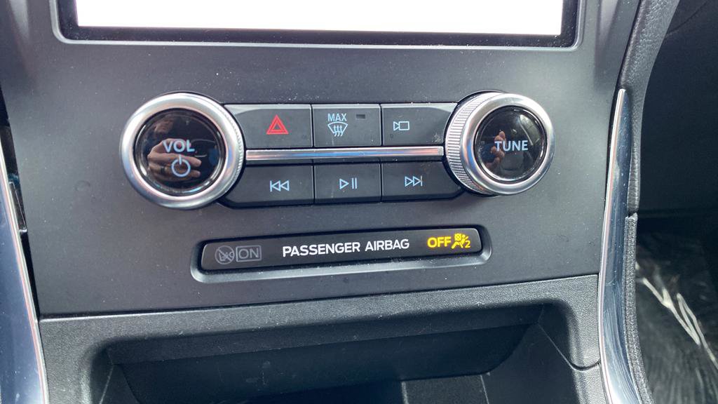 Certified 2024 Ford Edge Titanium AWD/4WD image 18