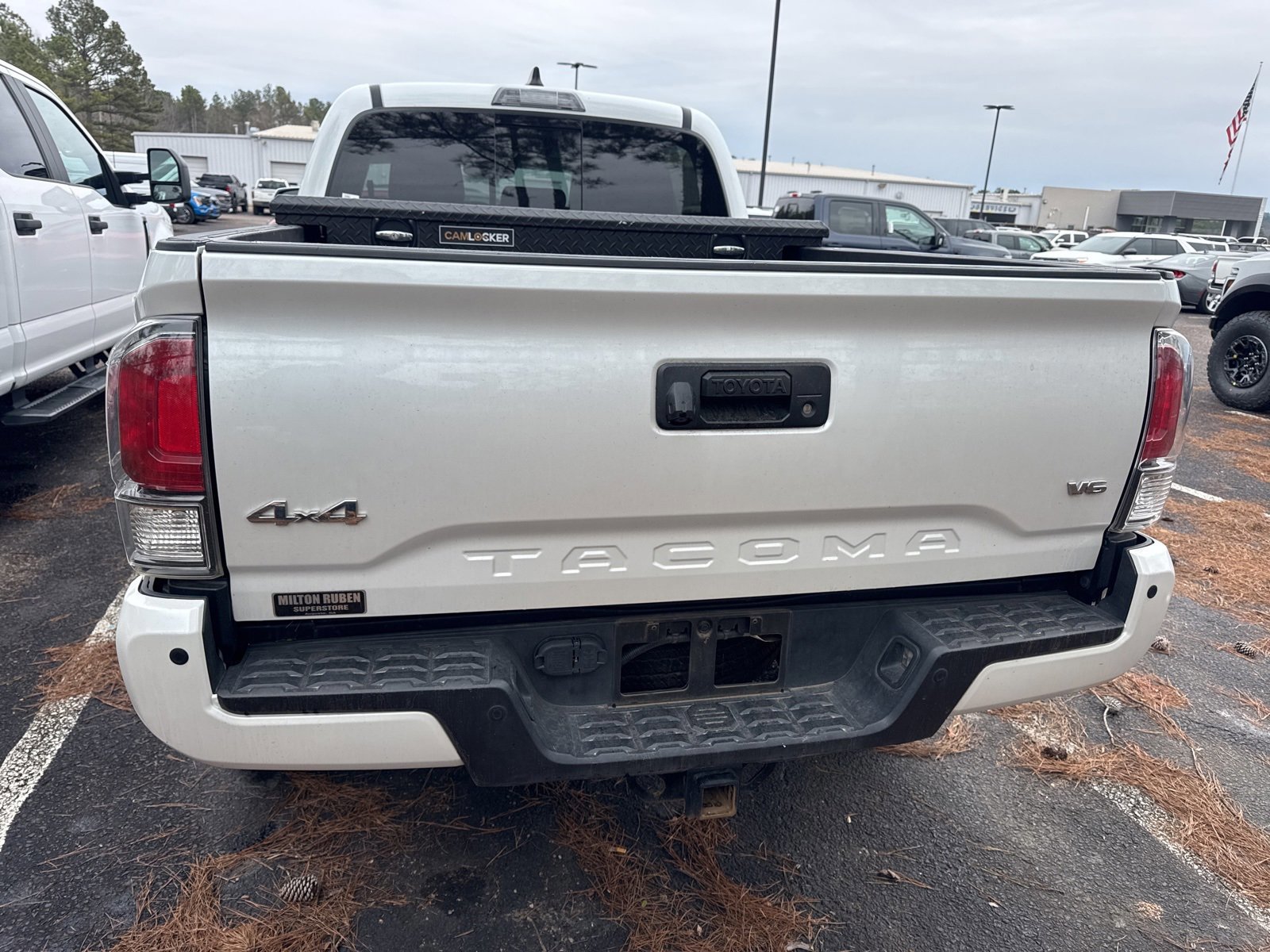 Used 2023 Toyota Tacoma Limited image 3