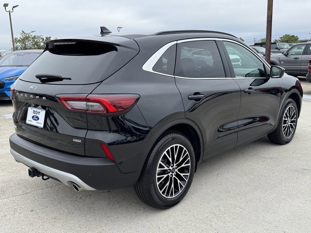 Certified 2025 Ford Escape SE w/ PHEV Premium Package image 5