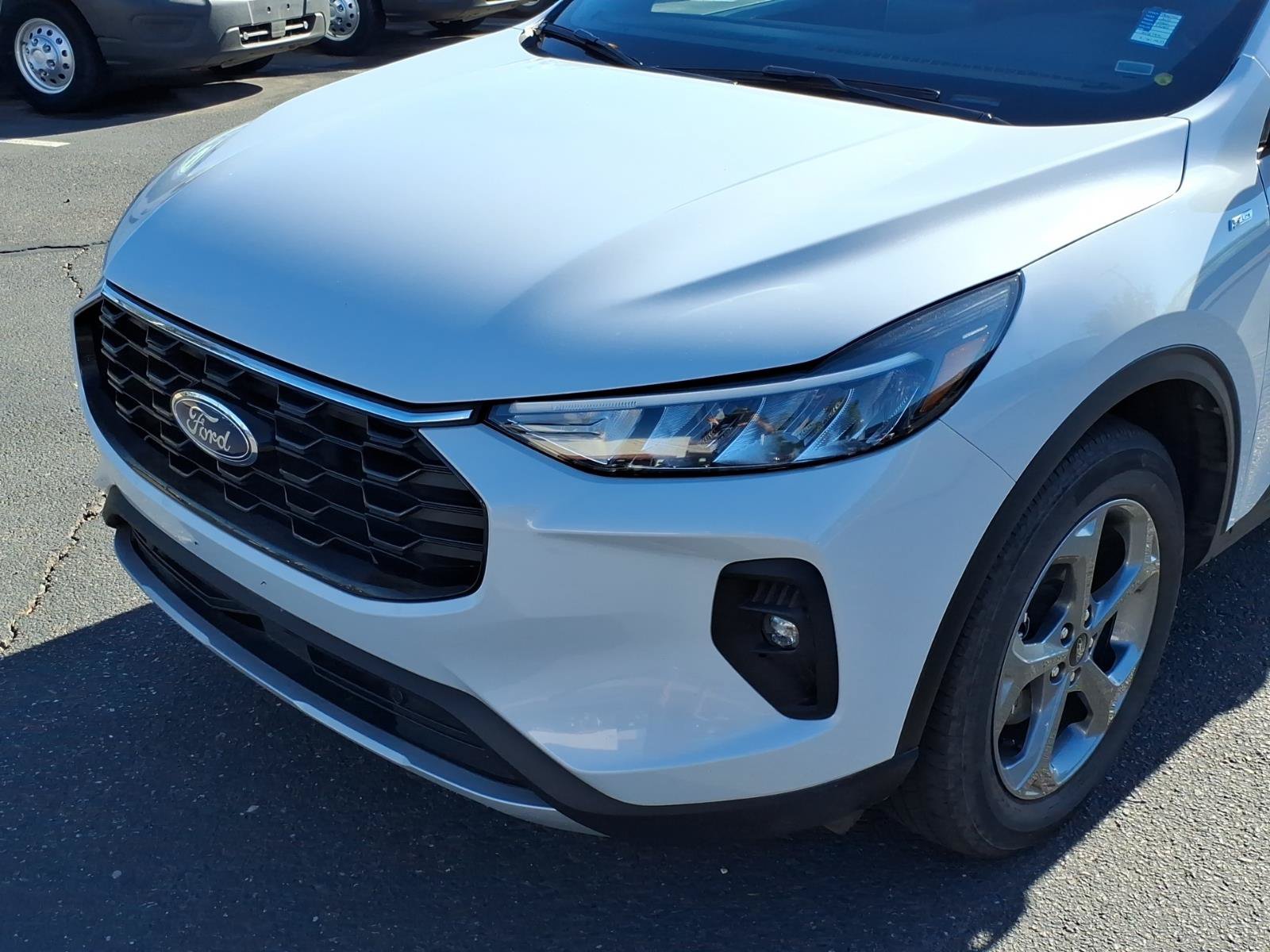 Certified 2025 Ford Escape ST-Line Select AWD/4WD image 8