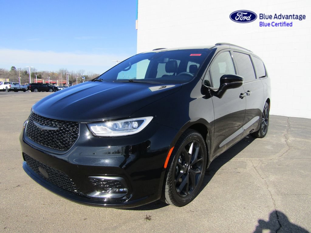 Used 2025 Chrysler Pacifica Limited FWD image 48