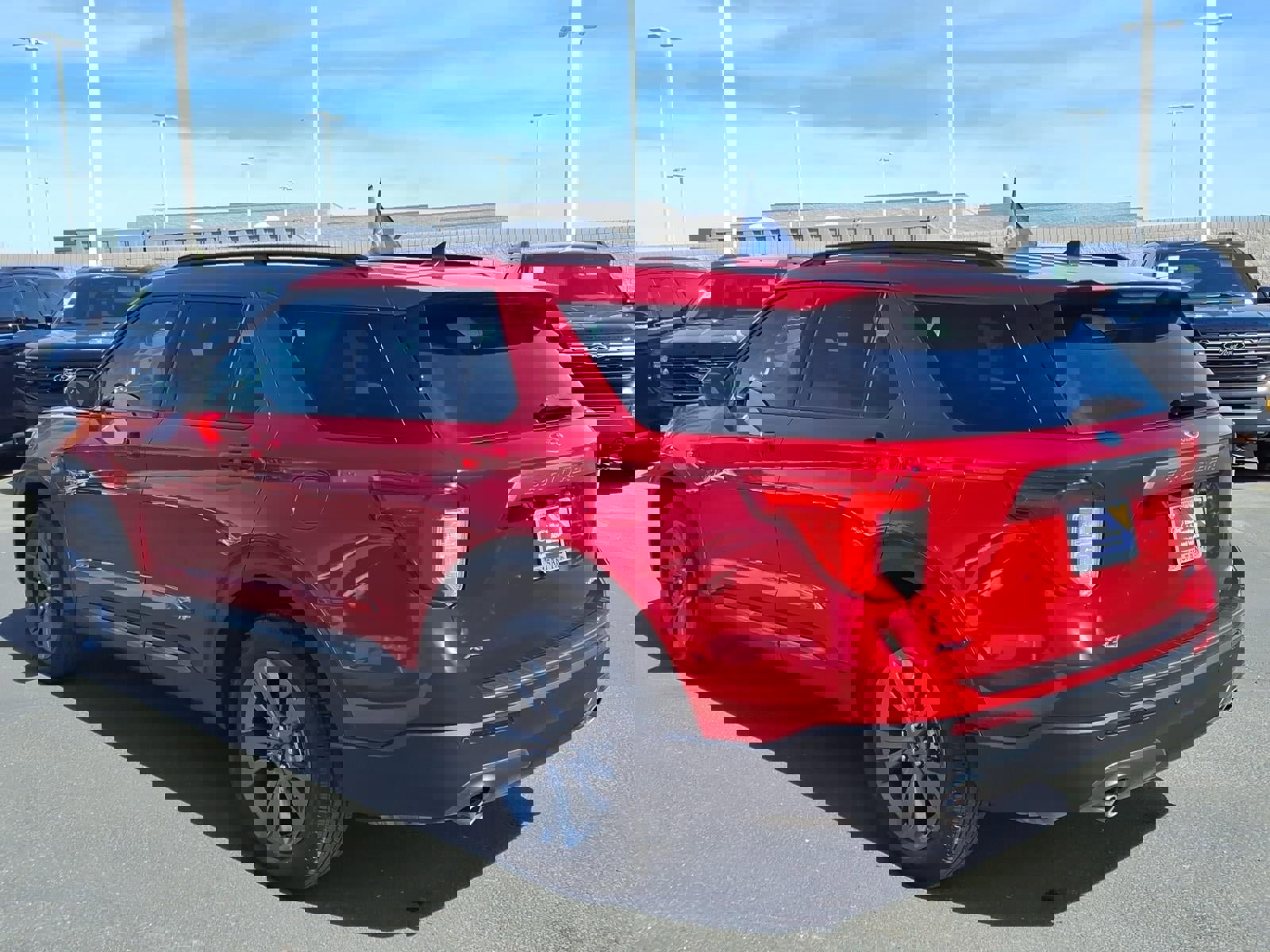 Certified 2023 Ford Explorer XLT w/ Equipment Group 202A image 3