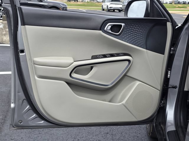 Used 2022 Kia Soul EX FWD image 15